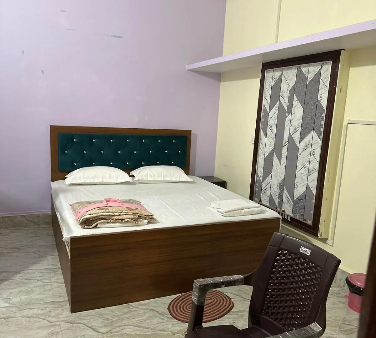 Vijaya Nagaram Radhe Krishna Home Stay ,Ganga 1Km Varanasi Holiday home